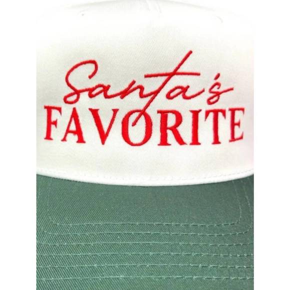NEW CAMEL THREADS women's santa's favorite hat in white/green - Picture 2 of 2